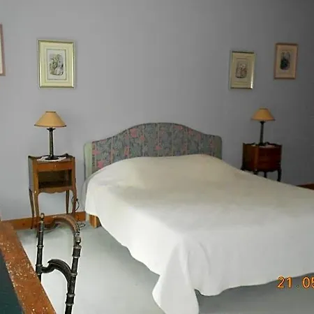 Chateau De Bed and Breakfast Lamberville (Manche)