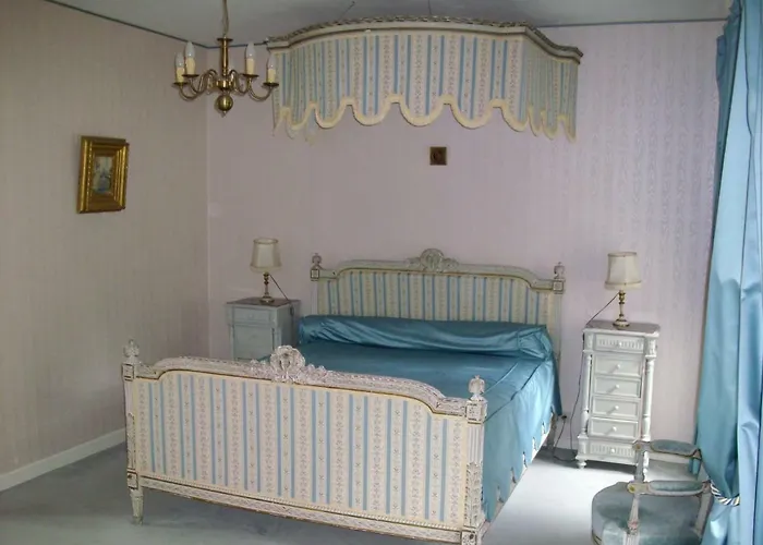 Chateau De Bed and Breakfast